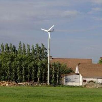 Système hybride éolien/PV de 3 kW